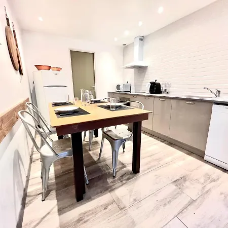 Maison Familiale 4 Ch 2 Min Cite Et Remparts Holiday home Carcassonne