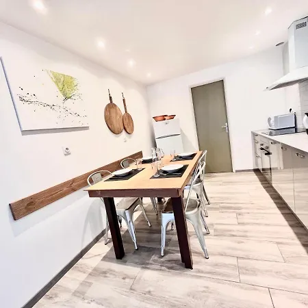 Au Pied De La Cite * Carcassonne